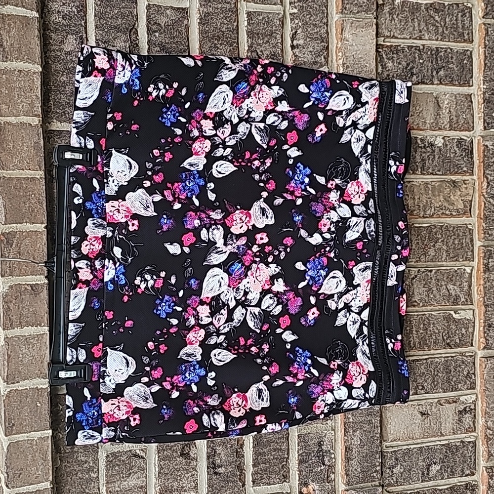 Torrid Floral Pencil Skirt with Mesh Detail Size 4